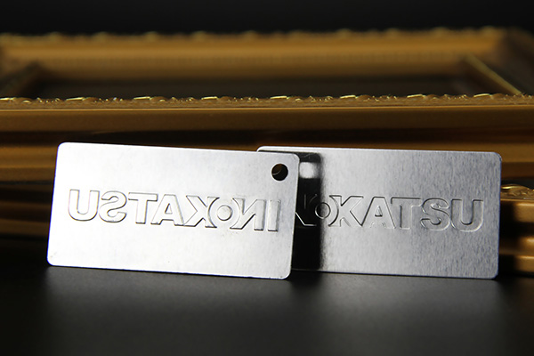 Custom metal name plates for handbags - China Custom Nameplate Manufacturer